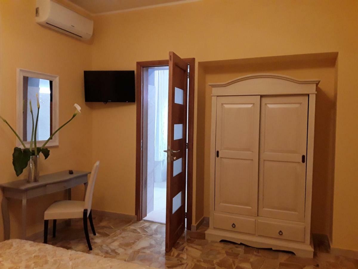 Bed and Breakfast La Riviera Milazzo Exterior foto