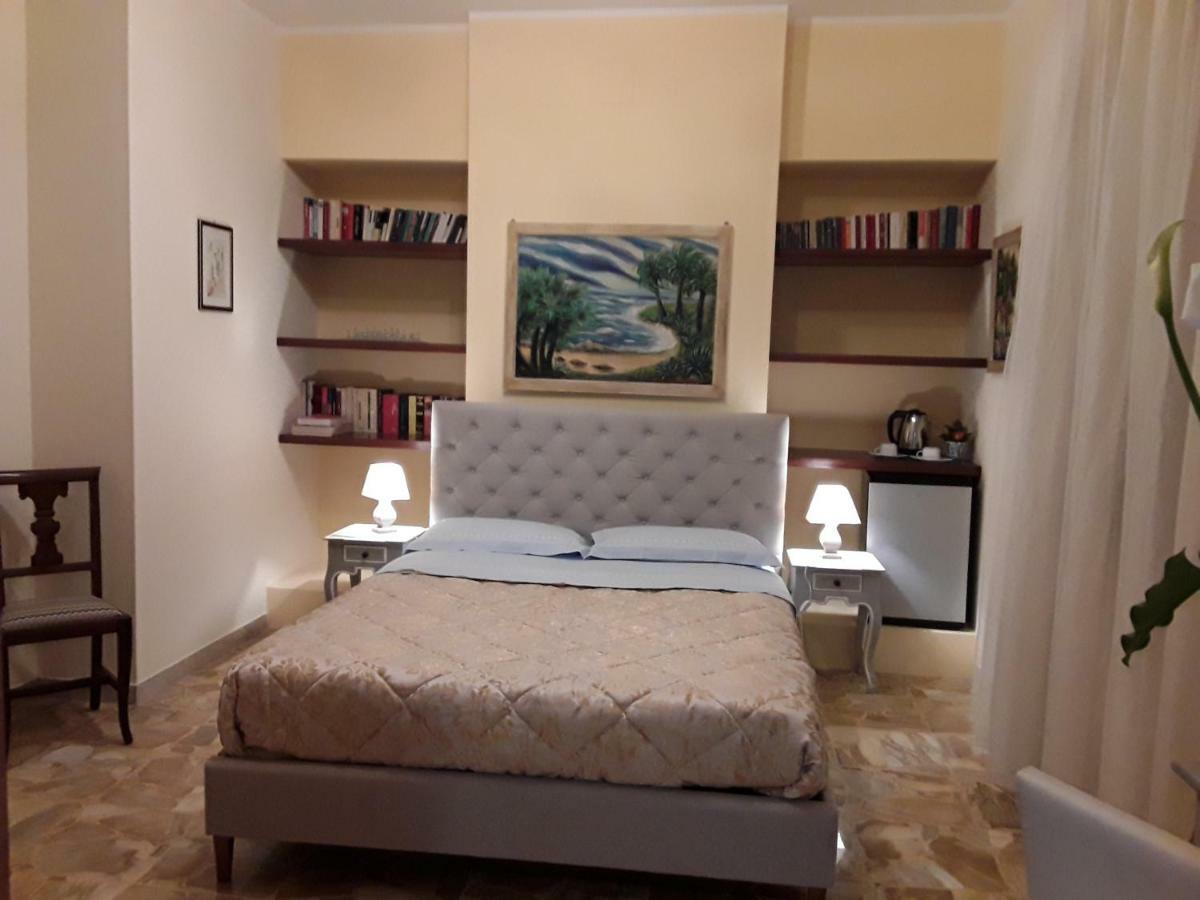 Bed and Breakfast La Riviera Milazzo Exterior foto